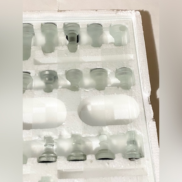 Glass Chess Board Game - Excellent Condition - Picture 4 of 10